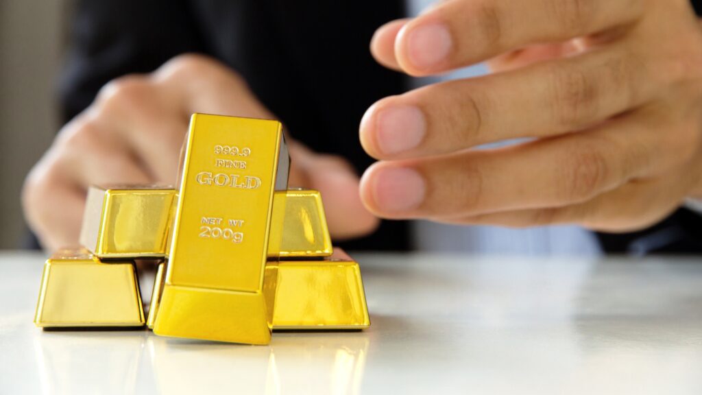 Why Billionaires Are Increasing Their Gold Investments Amid Economic Uncertainty